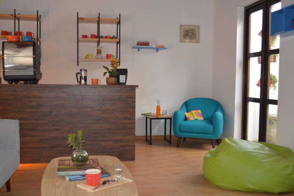 Luna Maya Hostel & Wellness Antigua Extérieur photo
